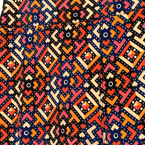 🦋 5/$25 - LuLaRoe Geometric Leggings - One Size (OS) fits sizes 2-10 - Picture 8 of 14